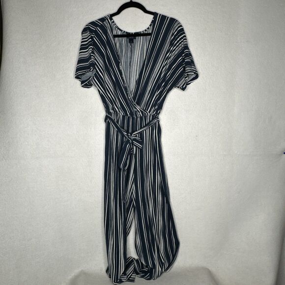 Daytrip Jumpsuit Womens Medium Striped Jumper Flowy Wide Leg Belt Wrap Front Top - Picture 2 of 9